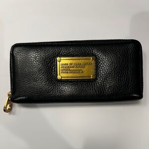 Marc Jacobs Wallet - Classic Q Slim Zip Black Leather (Excellent condition)